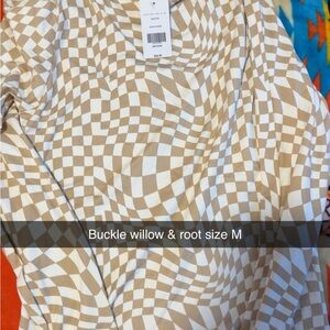 Buckle Willow & Root Tan Checkered Long Sleeve Top